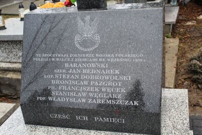 pomnika na mogile wojennej żołnierzy Wojska Polskiego