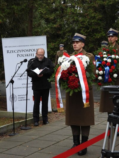 Uroczystość poświęcenia pomnika na mogile Walerego Sławka – 6 grudnia 2018. Fot. Mateusz Niegowski (IPN)