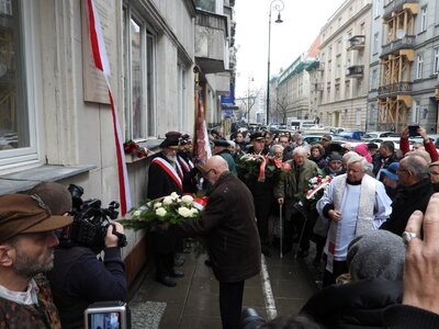 Uroczystość odsłonięcia tablicy pamiątkowej poświęconej Janowi Rodowiczowi „Anodzie” – Warszawa, 18 grudnia 2018 (fot. Mateusz Niegowski)