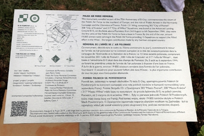 Tablica informacyjna przy pomniku. Fot. A. Siwek