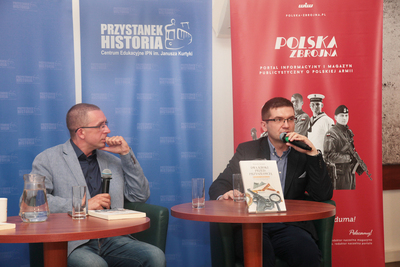 Prezentacja książki Dominika Smyrgały „Dwa kroki przed przyszłością. Marian Chodacki jako wzór współczesnego analityka wywiadu”. Fot. Piotr Życieński (IPN)