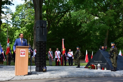 Uroczystości na cmentarzu centralnym w Szczecinie przy Pomnikiem Ofiar nacjonalistów ukraińskich w latach 1939-1947 – 11 lipca 2019