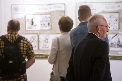 Otwarcie wystawy IPN „Dzieje 2 Korpusu… inaczej! Karykatury autorstwa Mieczysława Kuczyńskiego” w galerii POSK w Londynie – 21 lipca 2019. Fot. Sławek Kasper (IPN)
