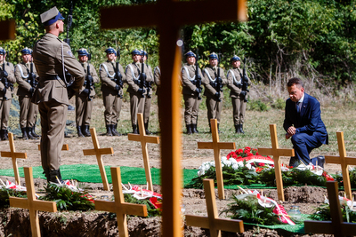 Pogrzeb ofiar niemieckiego terroru na terenie Fortu III – Pomiechówek, 5 września 2019. Fot. Sławek Kasper (IPN)