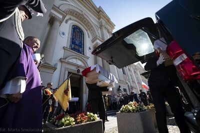 Uroczystości pogrzebowe ofiar zbrodni komunistycznych odnalezionych na „Łączce” – Katedra Polowa WP w Warszawie, 22 września 2019. Fot. Marta Smolańska (BPiI IPN)