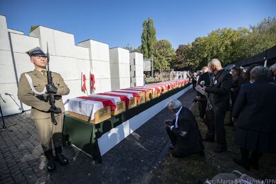 Uroczystości pogrzebowe ofiar zbrodni komunistycznych odnalezionych na „Łączce” – Powązki Wojskowe, 22 września 2019. Fot. Marta Smolańska (BPiI IPN)