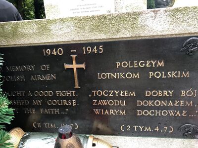 Wiceprezes IPN Jan Baster oddał hołd polskim bohaterom spoczywającym na cmentarzu w Newark pod Londynem – 29 września 2019