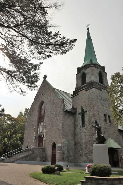 Kościół pod wezwaniem Matki Boskiej Częstochowskiej w Montrealu – 6 października 2019. Fot. BUWiM IPN