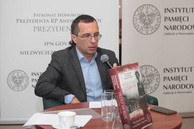 Spotkanie prowadził dr hab. Patryk Pleskot (IPN Warszawa). Fot. Piotr Życieński (IPN)