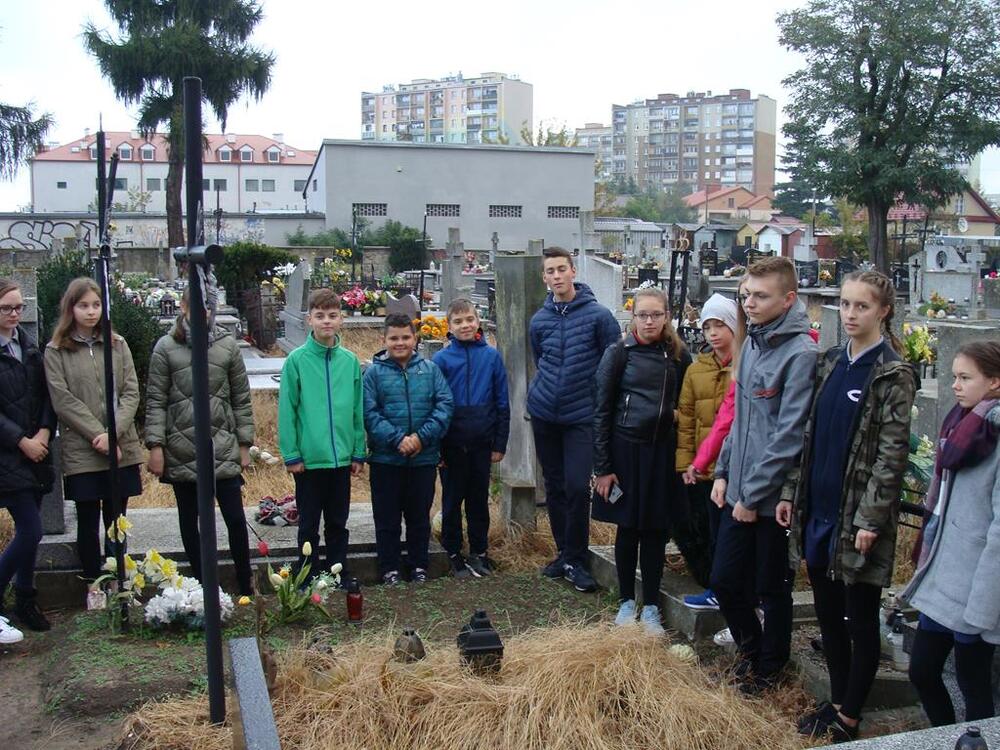 Przy grobie Mikołaja Taczałowa