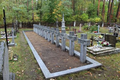 Cmentarz parafialny w  Górecku Kościelnym – mogiła zbiorowa żołnierzy Wojska Polskiego, poległych we wrześniu 1939 r.