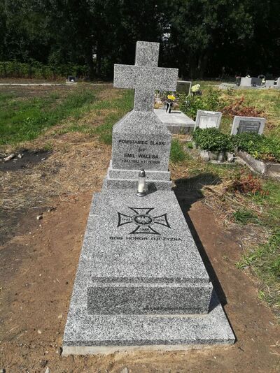Odbudowany nagrobek Emila Walesy na cmentarzu w Chorzowie Starym