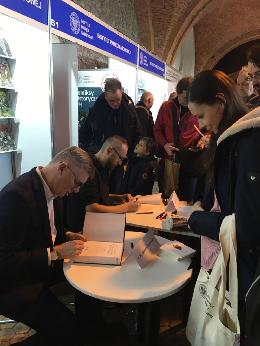 Sławomir Cenckiewicz podpisuje książkę „Ignacy Matuszewski, Pisma wybrane” – 30 listopada 2019