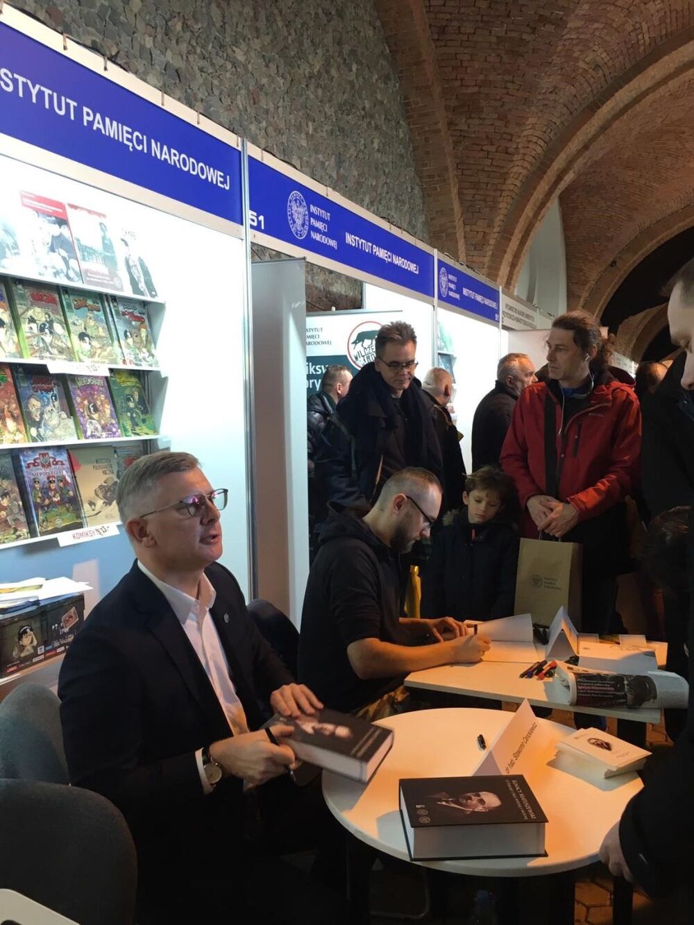 Sławomir Cenckiewicz podpisuje książkę „Ignacy Matuszewski, Pisma wybrane” – 30 listopada 2019