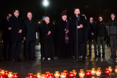 Światło Wolności na pl. Piłsudskiego w Warszawie – 13 grudnia 2019 r. Fot. Sławek Kasper (IPN)
