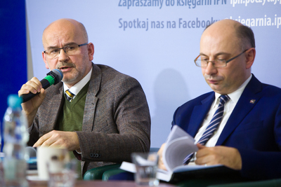 Prowadzący dyskusję dr hab. Grzegorz Berendt i dr Mateusz Szpytma, wiceprezes IPN – Warszawa, 16 stycznia 2020. Fot. Sławek Kasper (IPN)
