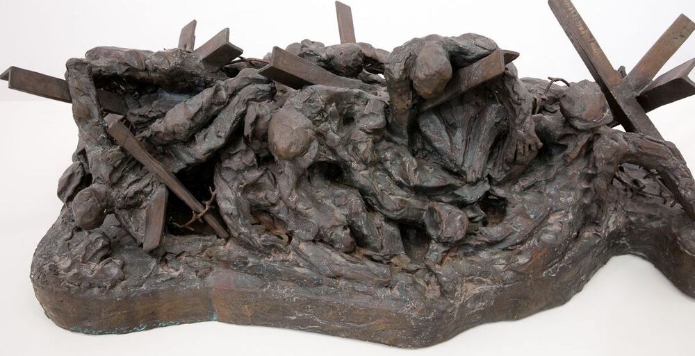 Ucieczka w czasie buntu, rzeźba Samuela Willenberga. Fot. S. Kasper (IPN