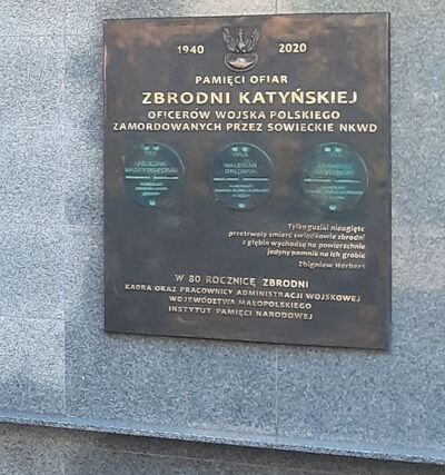 Tablica pamięci ofiar zbrodni katyńskiej na budynku Wojewódzkiego Sztabu Wojskowego w Krakowie