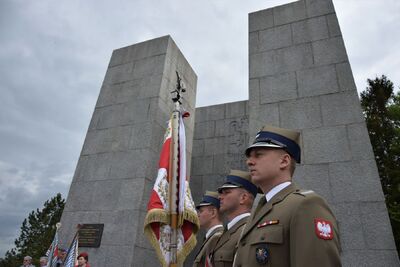 Uroczystości pod pomnikiem polskim w Miejscu Pamięci Mauthausen. Maj 2015 r. (fot. Maciej Foks)
