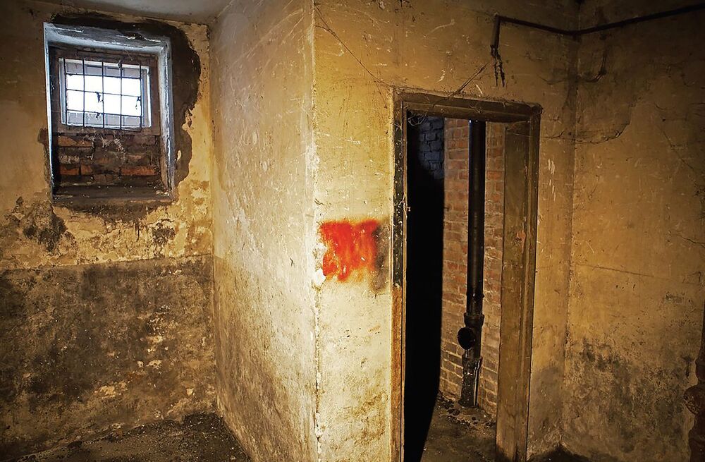 Warszawa, Strzelecka 8 – piwnice byłej katowni NKWD. Fot. Marcin Jurkiewicz/IPN