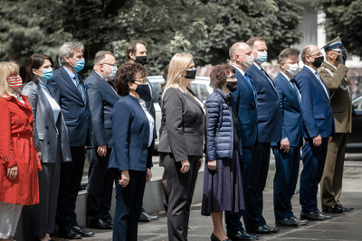 Uroczystość pod pomnikiem Witolda Pileckiego na warszawskim Żoliborzu – 25 maja 2020. Fot. Sławek Kasper (IPN)