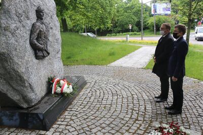 Przed pomnikiem Żołnierzy Wyklętych w Gdańsku – 25 maja 2020