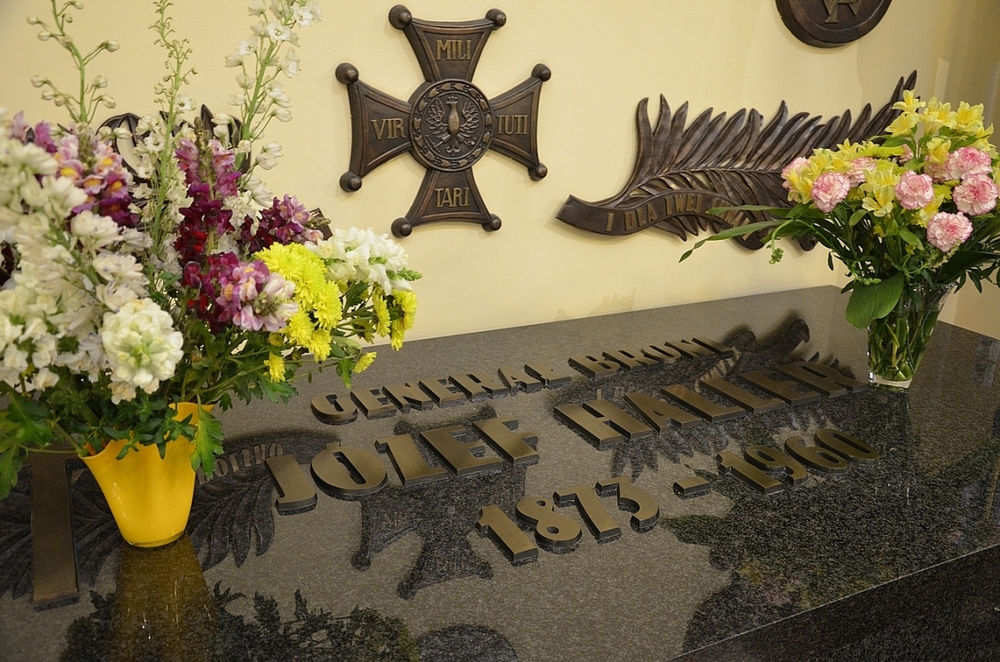 Przy grobie gen. Józefa Hallera w Krakowie – 4 czerwca 2020. Fot. Janusz Ślęzak (IPN)