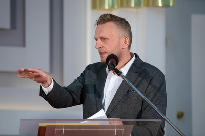 Rafał Geremek – laureat Nagrody im. Janusza Kurtyki za film „Niepokonany. Opowieść o generale Stanisławie Maczku ” – 25 czerwca 2020. Fot. Sławek Kasper (IPN)