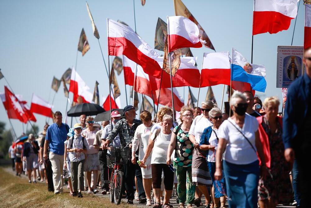 Procesja różańcowa do Sanktuarium św. Jana Pawła II – Radzymin, 16 sierpnia 2020. Fot. Sławek Kasper (IPN)