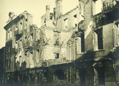 Zniszczone domy przy ul. Zamoyskiego