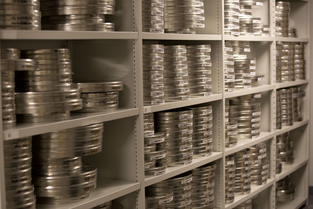 Magazyn filmowy taśm 16 i 35 mm. Fot. Katarzyna Adamów (IPN)