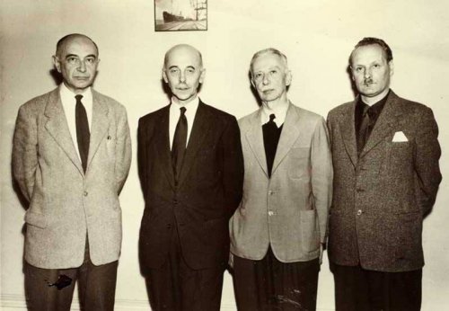 Założyciele Studium Polski Podziemnej w Londynie. Drugi od lewej Tadeusz Bór - Komorowski; pierwszy z lewej Kazimierz Iranek - Osmecki. Fot. ze strony internetowej Studium Polski Podziemnej w Londynie