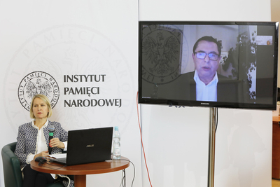 Barbara Stanisławczyk-Żyła i Bronisław Wildstein podczas dyskusji „Współczesne oblicza totalitaryzmów” – 30 listopada 2020. Fot. Piotr Życieński (IPN)