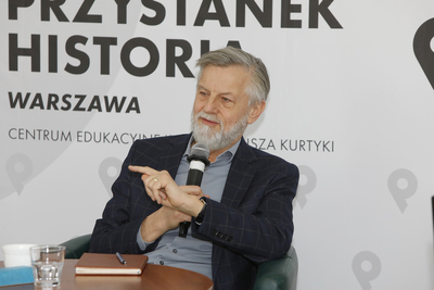 Andrzej Zybertowicz podczas dyskusji „Współczesne oblicza totalitaryzmów” – 30 listopada 2020. Fot. Piotr Życieński (IPN)
