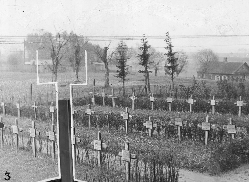 Groby polskich żołnierzy poległych w walkach o Dyneburg w latach 1919–1920. Fot. NAC