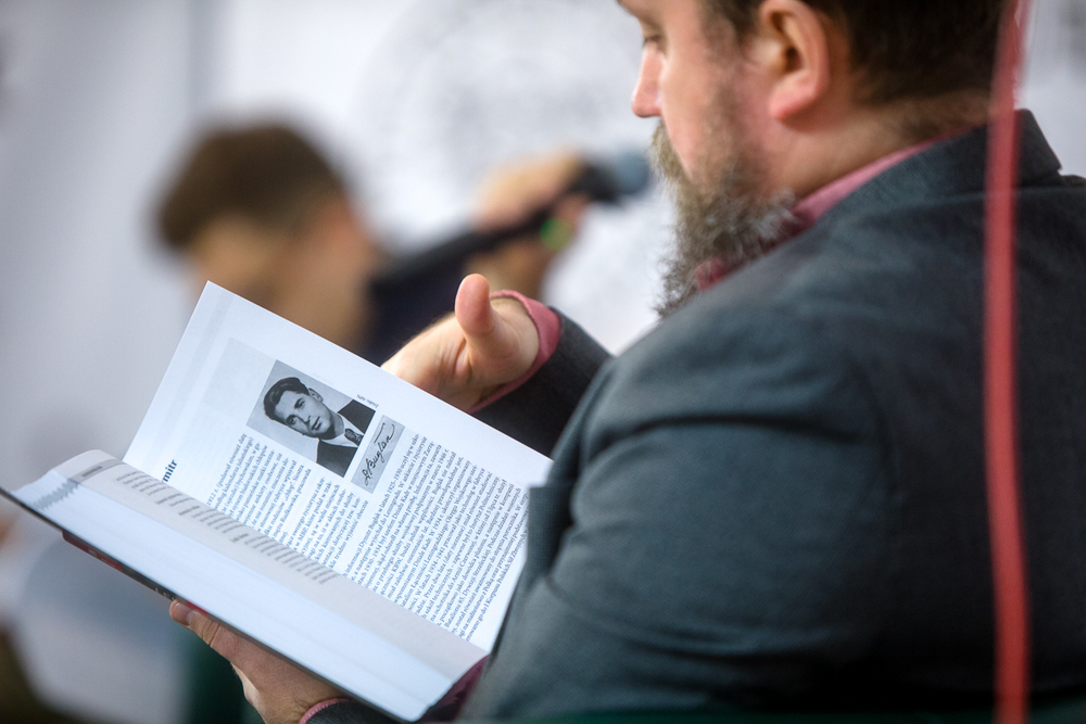 Dyskusja wokół książki „Leksykon bezpieki. Kadra kierownicza aparatu bezpieczeństwa 1944–1956. Tom I” – 19 stycznia 2021. Fot. Sławek Kasper (IPN)