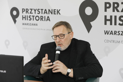 Dr Jędrzej Lipski, reżyser filmu „Ulotki i kamienie” – 6 lutego 2021. Fot. Piotr Życieński (IPN)