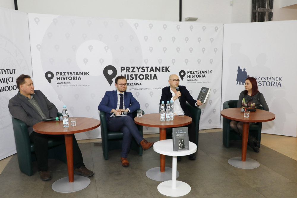 Dyskusja wokół książki „Sztuka przetrwania. Deportacje sowieckie z powiatu bielskiego 1940–1941. Relacje zesłańców”. Fot. Piotr Życieński (IPN)