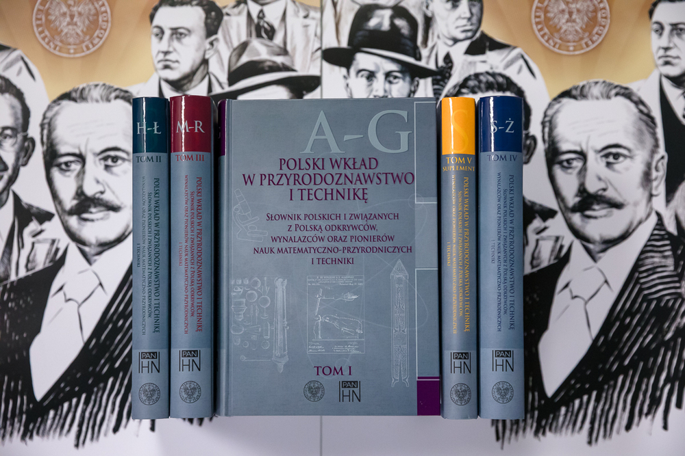 Polski wkład w przyrodoznawstwo i technikę. Słownik polskich i związanych z Polską odkrywców, wynalazców oraz pionierów nauk matematyczno-przyrodniczych i techniki, t. 1–5. Fot. Sławek Kasper (IPN)