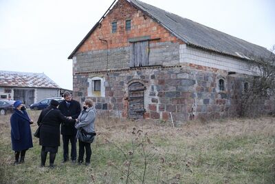Gospodarstwo rodziny Kołakowskich we wsi Osyski (obecnie miejscowość Pokojewo) – 28 lutego 2021. Fot. Sławek Kasper (IPN)