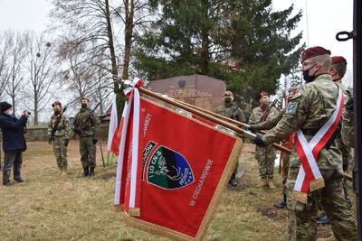 Uroczystości przy pomniku upamiętniającym Żołnierzy Niezłomnych z okolic Ciechanowa – Zielona, 28 lutego 2021. Fot. Milena Bonisławska