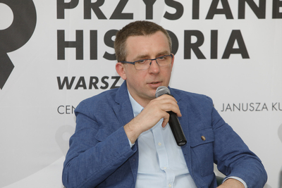 Rafał Dudkiewicz, prowadzący cykl spotkań „Historia zza kulis” – Warszawa, 3 marca 2021. Fot. Piotr Życieński (IPN)