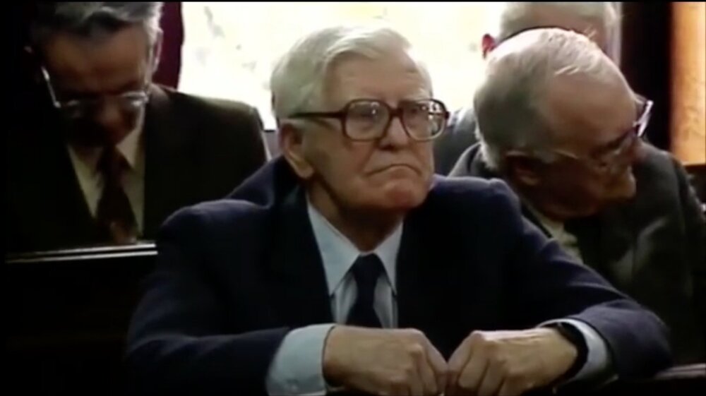 Zbrodniarz komunistyczny Adam Humer na ławie oskarżonych, w trakcie procesu jaki toczył się w I poł. lat 90-tych XX wieku