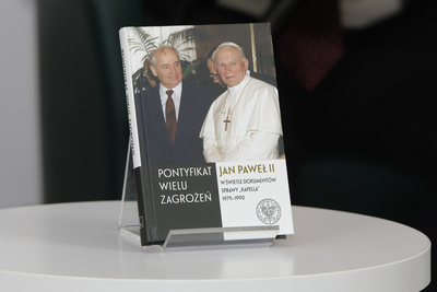 Dyskusja o książce „Pontyfikat wielu zagrożeń. Jan Paweł II w świetle dokumentów sprawy »Kapella« 1979–1990” – 21 kwietnia 2021. Fot. Piotr Życieński (IPN)