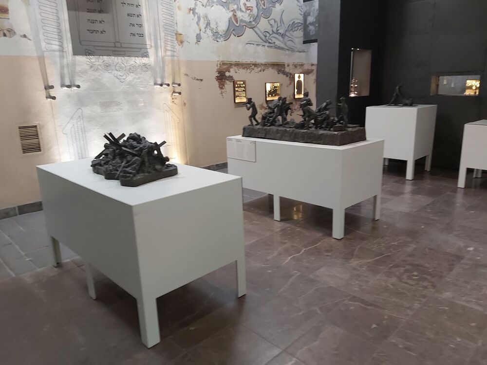 Wystawa „Obraz Treblinki w oczach Samuela Willenberga” w synagodze w Chmielniku – 9 maja – 30 czerwca 2021. Fot. Ośrodek Edukacyjno-Muzealny „Świętokrzyski Sztetl”