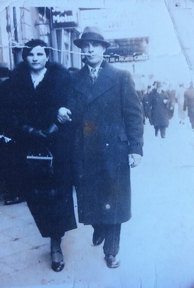 Konstanty Dyzio z żoną na Nowym Świecie w Warszawie, przed 1939