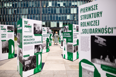 Otwarcie ogólnopolskiej wystawy IPN „TU rodziła się »Solidarność« rolników” – Warszawa, plac Marszałka Józefa Piłsudskiego, 12 maja 2021. Fot. Sławek Kasper (IPN)