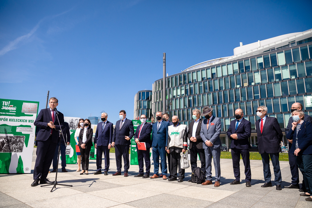 Otwarcie ogólnopolskiej wystawy IPN „TU rodziła się »Solidarność« rolników” – Warszawa, plac Marszałka Józefa Piłsudskiego, 12 maja 2021. Fot. Sławek Kasper (IPN)