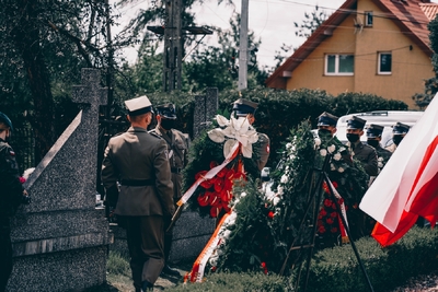 Pogrzeb 8 żołnierzy Wojska Polskiego poległych w obronie Fortu III w Pomiechówku w 1939 r. fot. MN/BUWiM