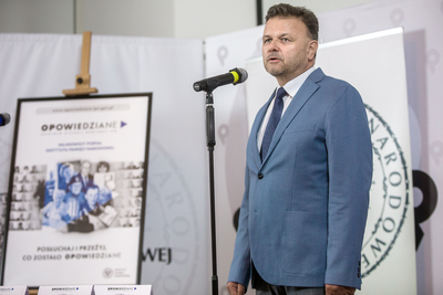 Adam Hlebowicz, dyrektor BEN IPN podczas konferencji prezentującej portal opowiedziane.ipn.gov.pl – 8 czerwca 2021. Fot. Sławek Kasper (IPN)